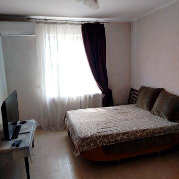 Євгена Танцюри вул. (Генерала Петрова), 10