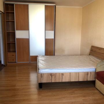 Лариси Руденко вул., 5