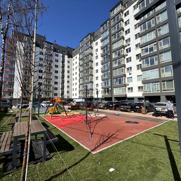 Августина Волошина вул., (Будинок 2)
