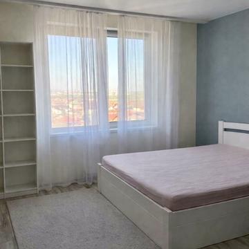 Полковника Гуляєва просп. (Маршала Жукова), 111