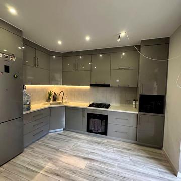 Володимира Івасюка вул., 84