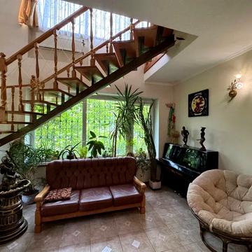 Богатирська вул., 30 а