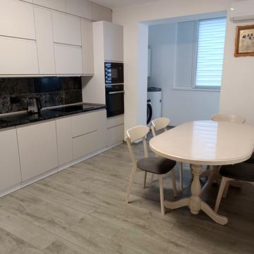 Центральна вул. (Мічуріна), 2а