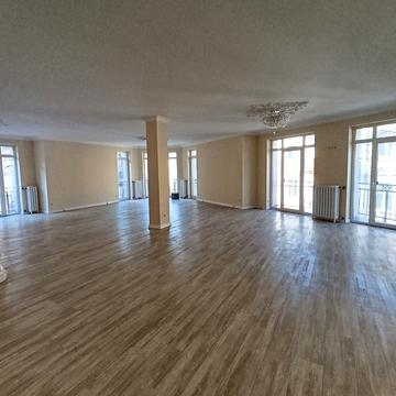 Мирослава Скорика вул. (Петра Чайковського), 31