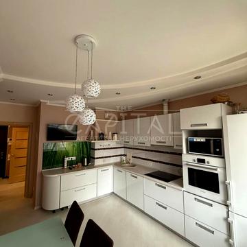 Феодосійська вул., 1