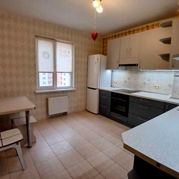 Милославська вул., 16