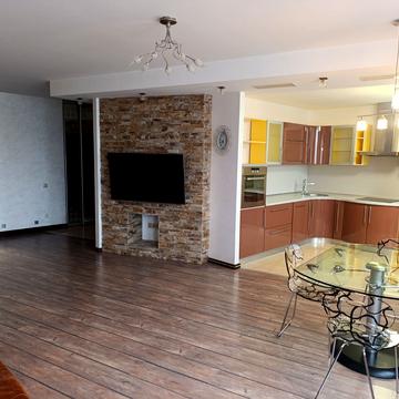 Миколи Бажана просп., 12