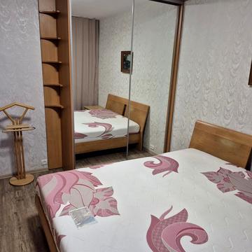 Каштанова вул., 8-Б