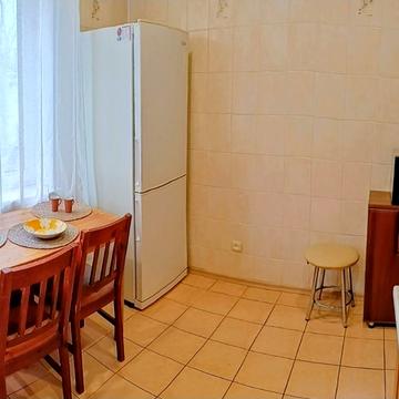 Сімї Глодан вул., 19