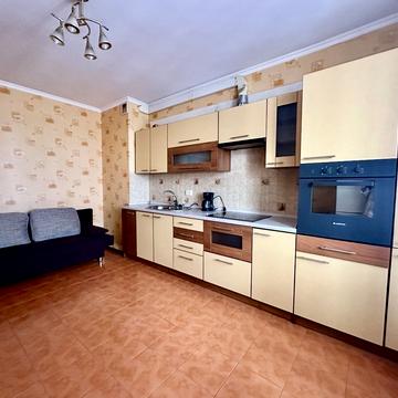 Бориспільська вул., 6