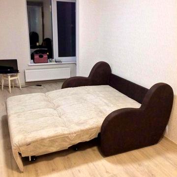 Клавдіївська вул., 40-Е