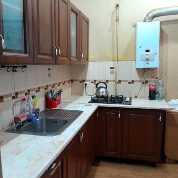 Алчевських вул. (Артема), 27