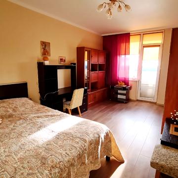 Івана Крамського вул., 9