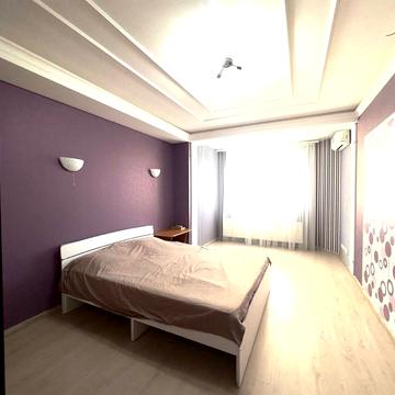 Ніни Строкатої вул. (Буніна), 8