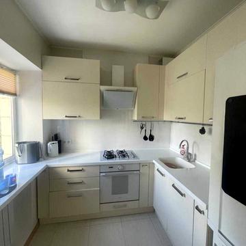 Лесі Українки бульв., 16