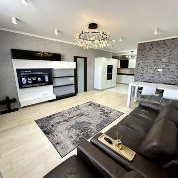 Срібнокільська вул., 1