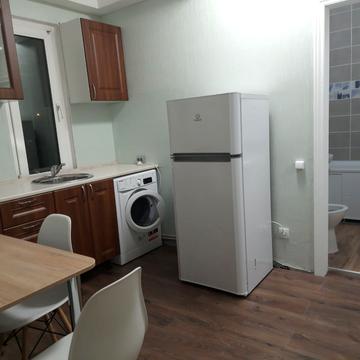 Милославська вул., 12