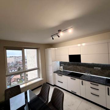 Володимира Івасюка вул., 84