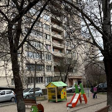 Леся Курбаса просп., 3