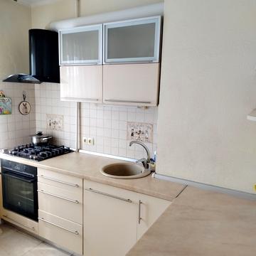 Євгена Танцюри вул., 35