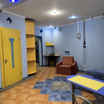 Костянтинівська вул., 18