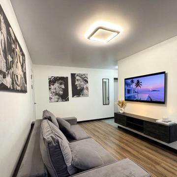 Південний бульв., 30