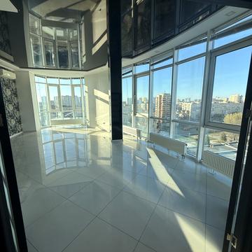 Незалежності бульв. (50 років Жовтня), 2-Б