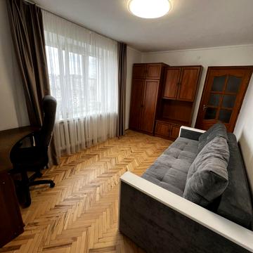 Гната Хоткевича вул., 44а