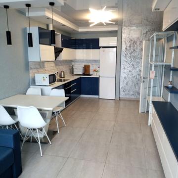 Євгена Сверстюка вул. (Марини Раскової), 6