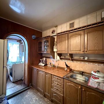 Євгена Коновальця вул., 136г