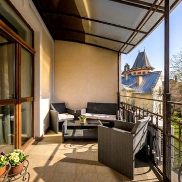 Генерала Тараса Чупринки вул. (), 3