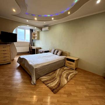 Олега Мудрака вул. (Генерала Наумова), 66