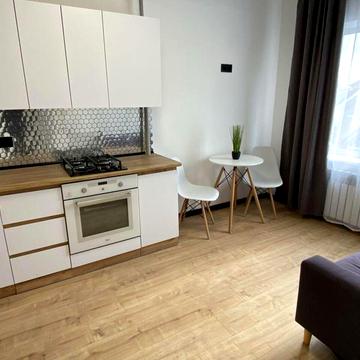 Прорізна вул., 13