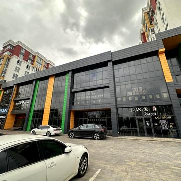 Машинобудівників вул., 16