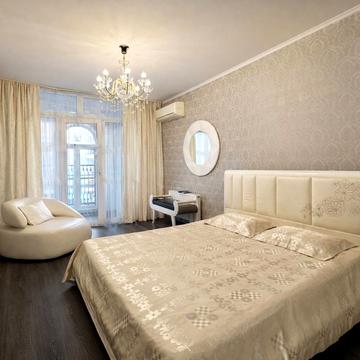 Полтавська вул., 10