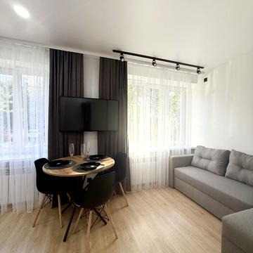 Будівельників вул., 5