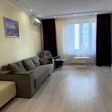 Академіка Глушкова просп., 9-В