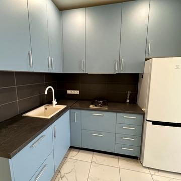 Молодіжна вул., 2