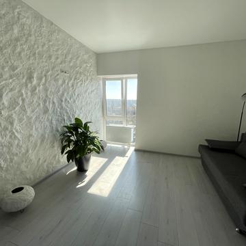 Остромирська вул., 35