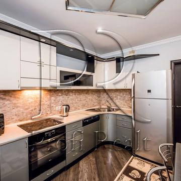 Академіка Єфремова вул. (Командарма Уборевича), 19-А