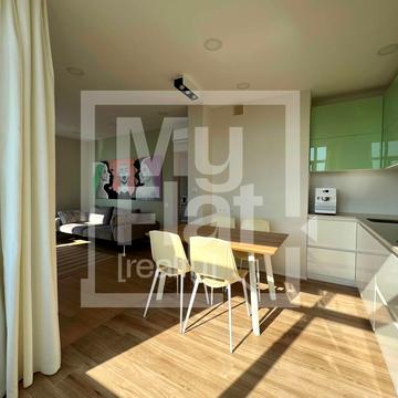 Європейського Союзу просп. (Правди), 45-Б