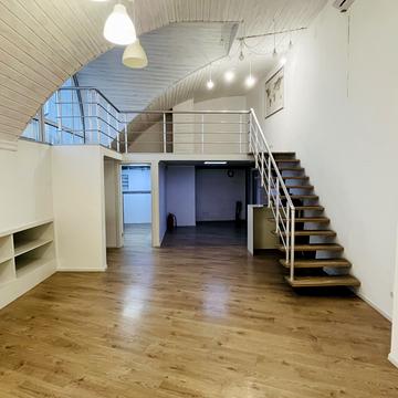 Дніпровська набережна вул., 19