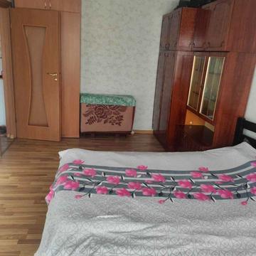 Мілютенка вул., 11