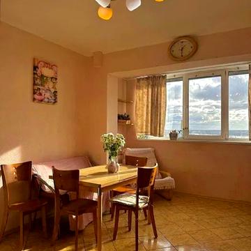 Лариси Руденко вул., 21