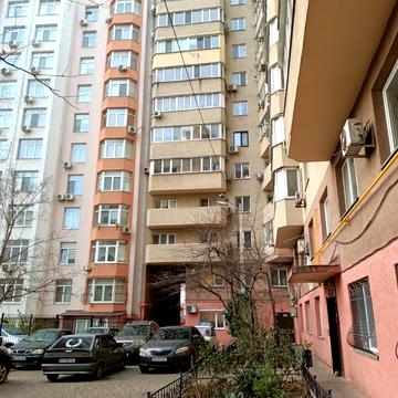 Дюківська вул., 8