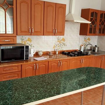 Кераміків вул., 2