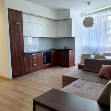 Сімферопольська вул., 2-М