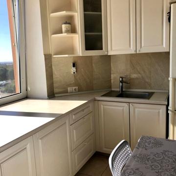 Старицького вул., 20/4