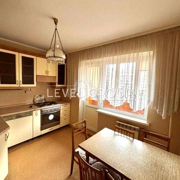 Миколи Закревського вул., 13