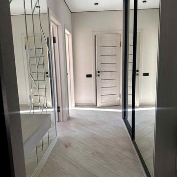 Юності 1-й пров., 20а